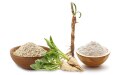 Les fibres présentes dans les aliments pour animaux de compagnie proviennent généralement de sources végétales. Ces fibres peuvent être classées comme solubles ou insolubles, ces termes précisant simplement si elles peuvent se dissoudre dans l'eau ou non, respectivement. De nombreuses fibres naturelles, comme la pulpe de betterave provenant de betteraves à sucre, contiennent un mélange de composants solubles et insolubles.